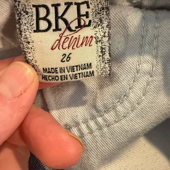 BKE Sabrina Distressed Denim Jeans Shorts Size 26. Style # BMM1104. - Picture 5 of 5